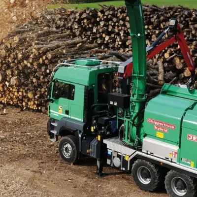 JENZ Chippertruck hybrid – Máy băm gỗ