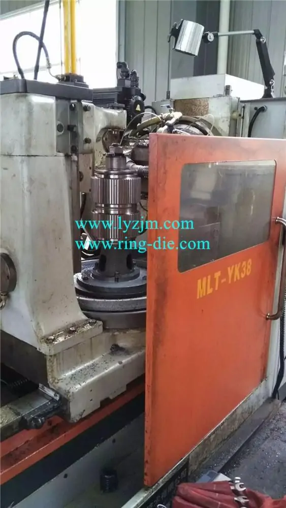 Máy ép viên Yulong XGJ 850 Wood