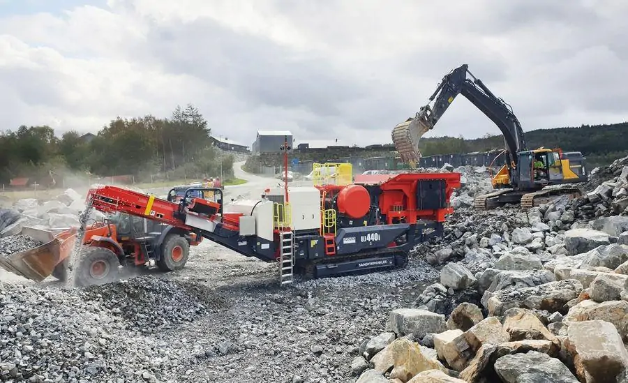 Trạm nghiền di động Sandvik UJ440i